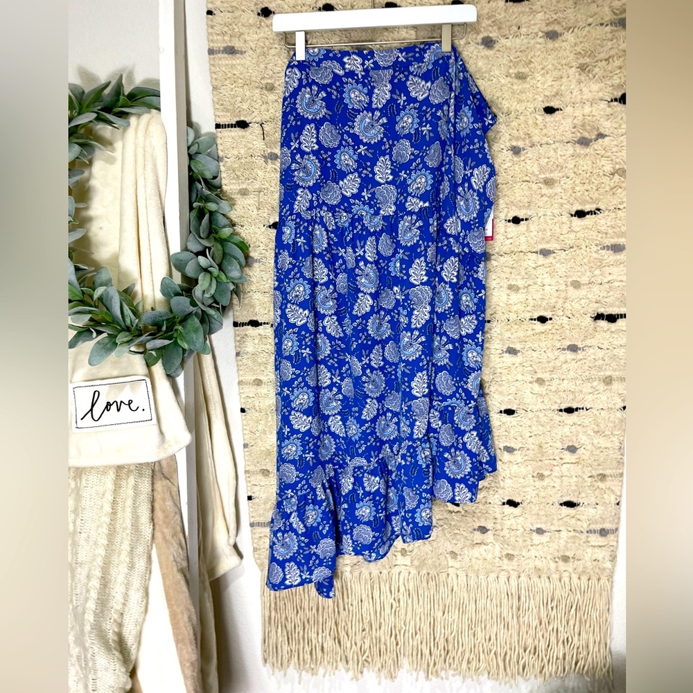 NWT Vince Camuto batik blue asymmetrical floral skirt size 2X
